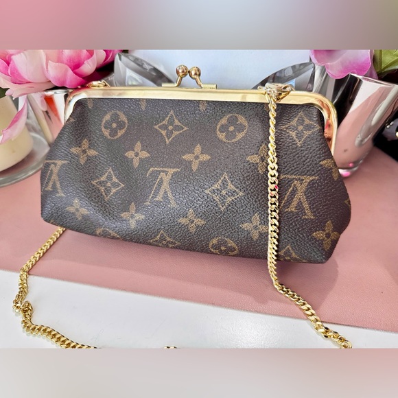 SOLD Vintage Louis Vuitton Kisslock Purse w COA - Picture 2 of 13